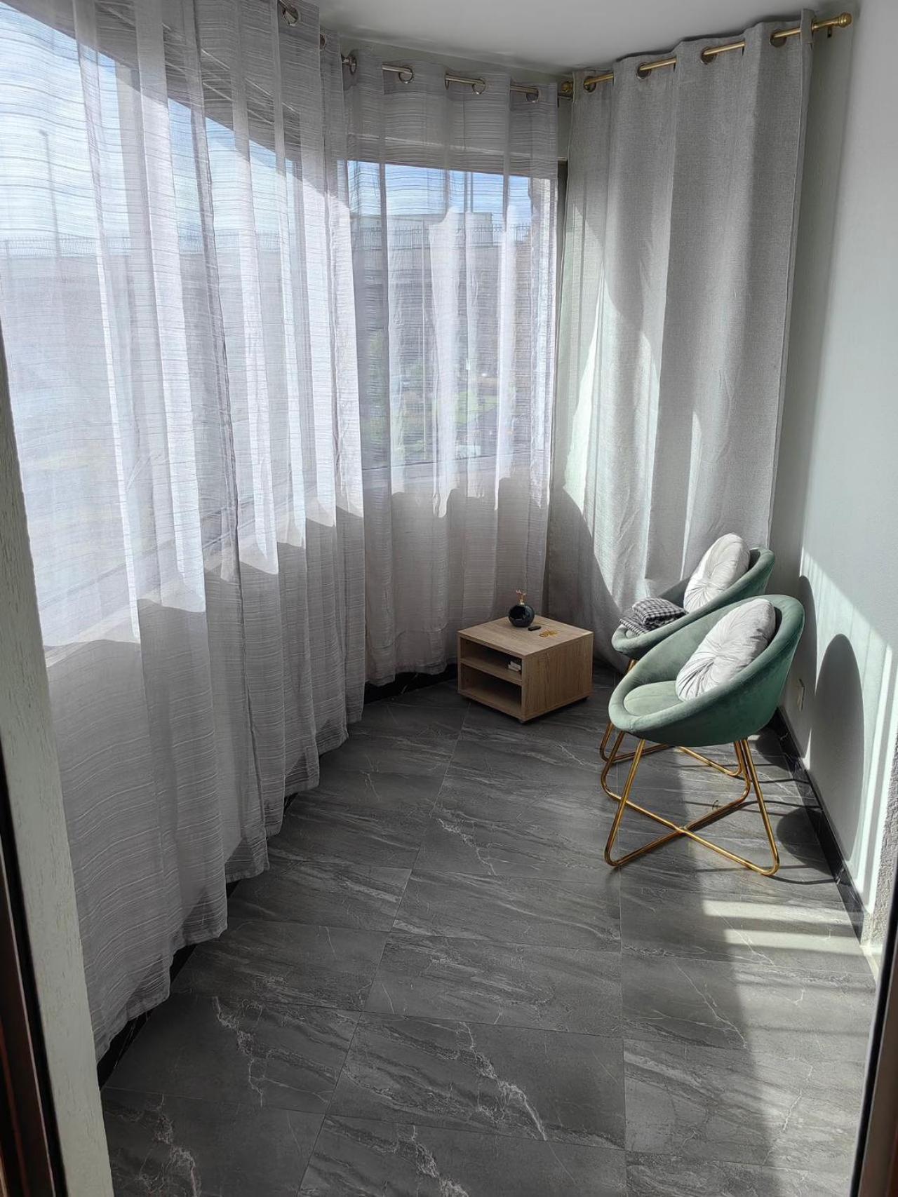 Apartment Paris La Defense - Seine View - Very Near Metro 3
